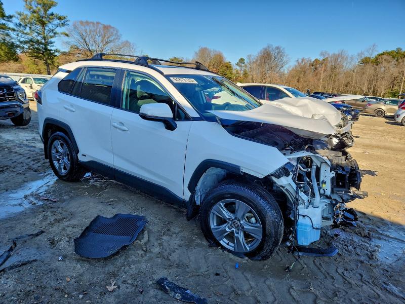 Фото 4 - TOYOTA RAV4