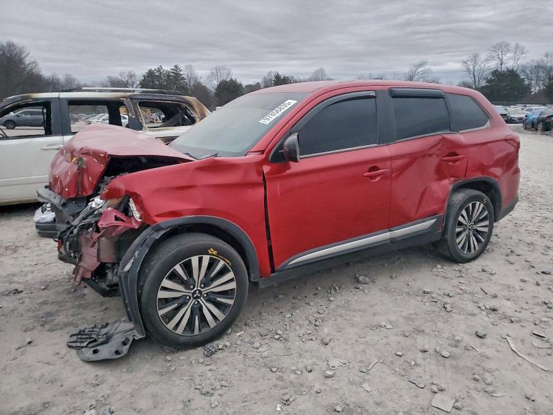 Фото 1 - MITSUBISHI OUTLANDER