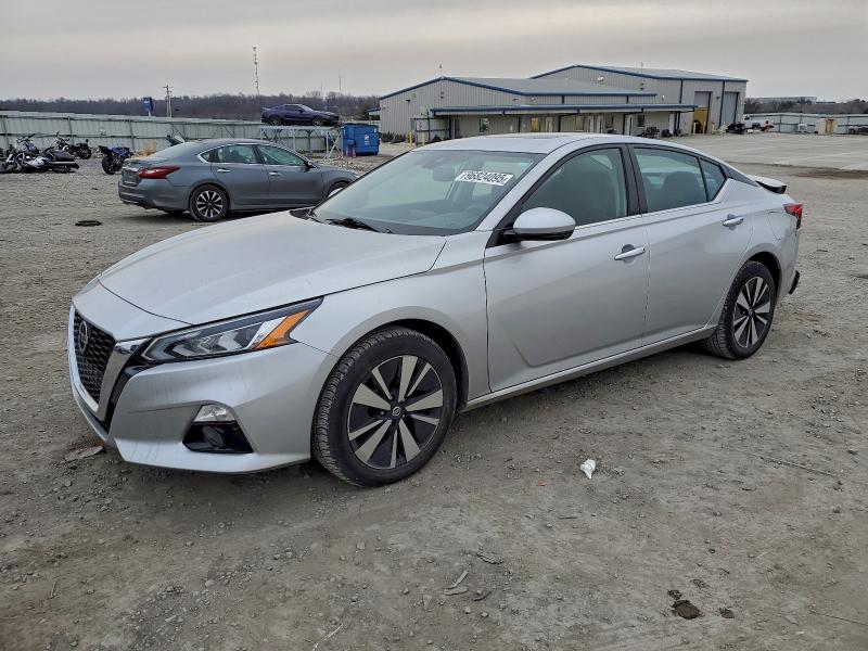 Фото 1 - NISSAN ALTIMA