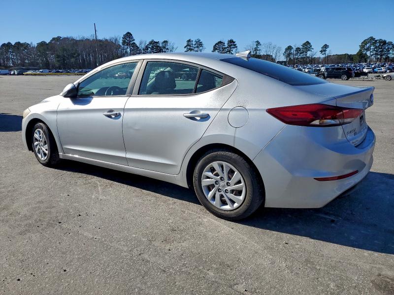 Фото 2 - HYUNDAI ELANTRA