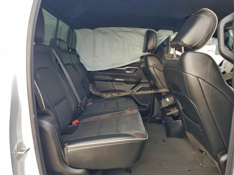 Фото 10 - RAM 1500