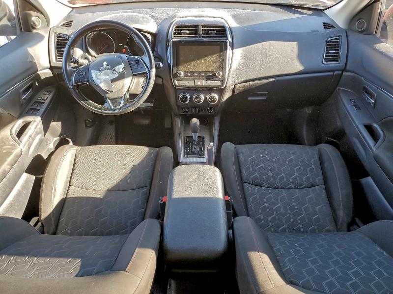 Фото 8 - MITSUBISHI OUTLANDER