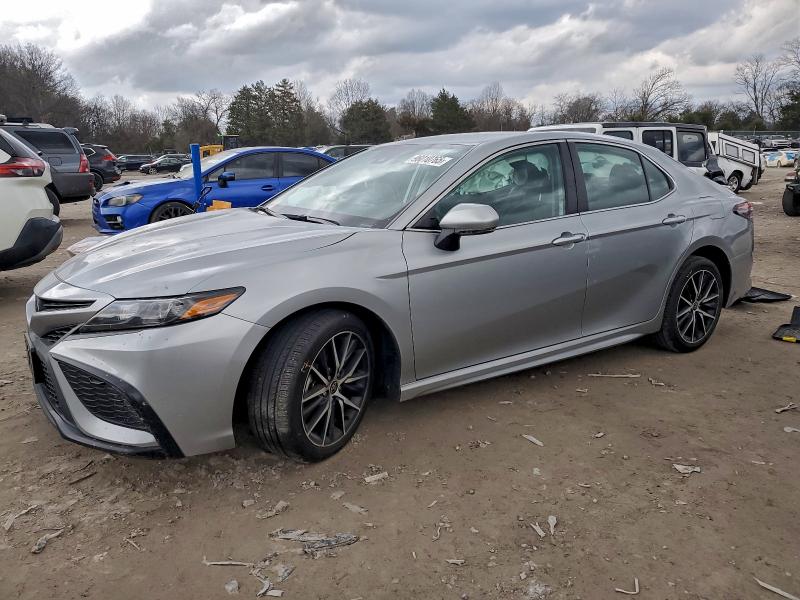 Фото 1 - TOYOTA CAMRY