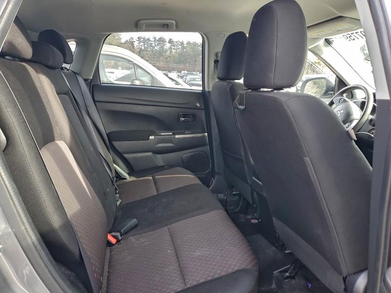 Фото 11 - MITSUBISHI OUTLANDER