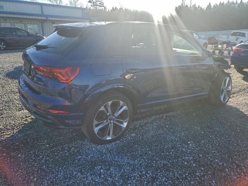 Фото 3 - AUDI Q3