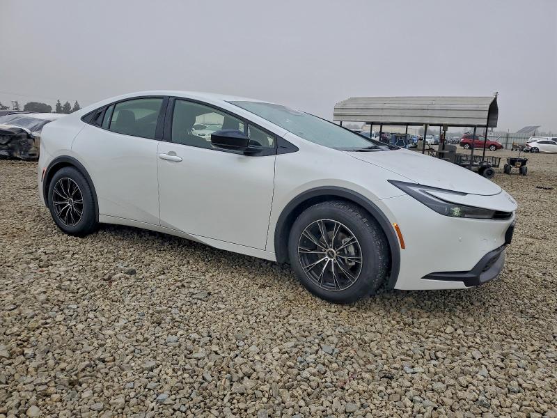 Фото 4 - TOYOTA PRIUS