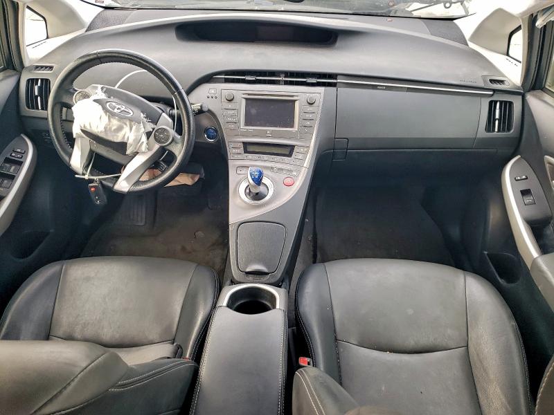 Фото 8 - TOYOTA PRIUS