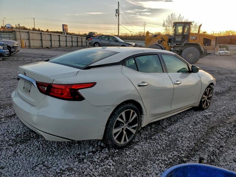 Фото 3 - NISSAN MAXIMA