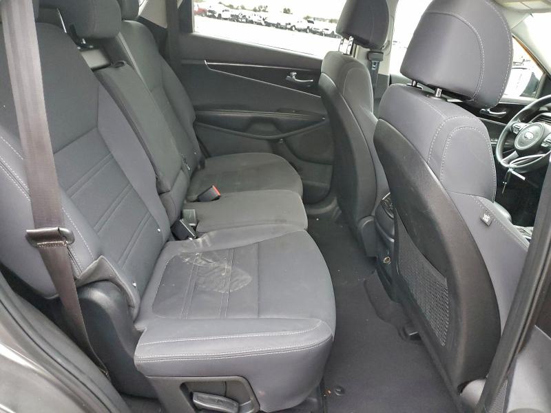 Фото 10 - KIA SORENTO