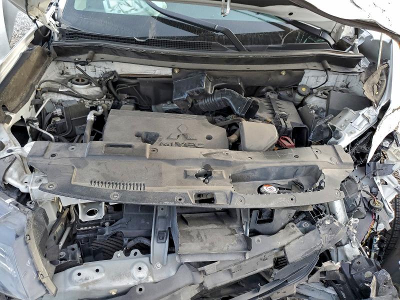 Фото 12 - MITSUBISHI OUTLANDER