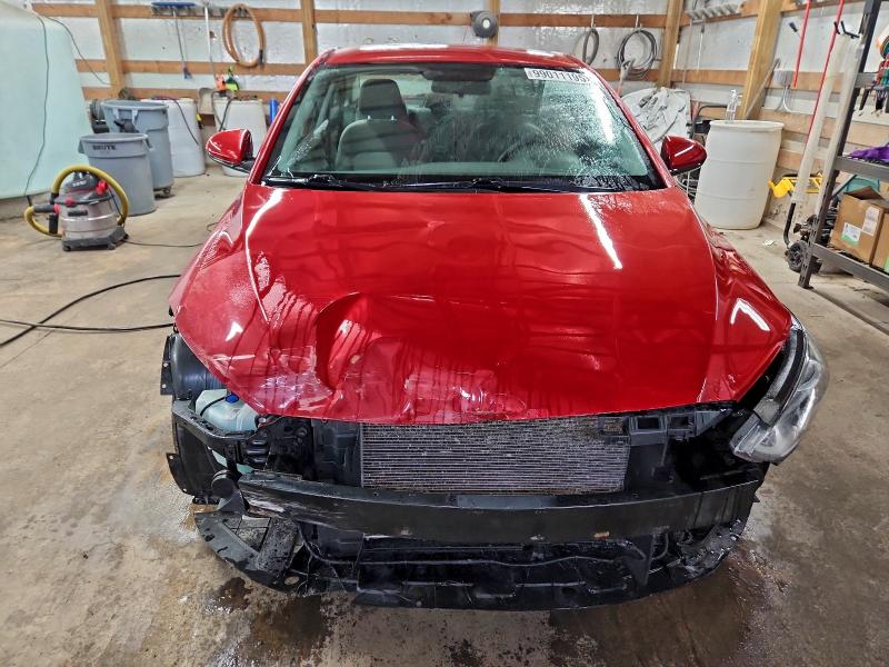 Фото 5 - HYUNDAI ELANTRA