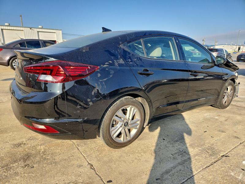 Фото 3 - HYUNDAI ELANTRA
