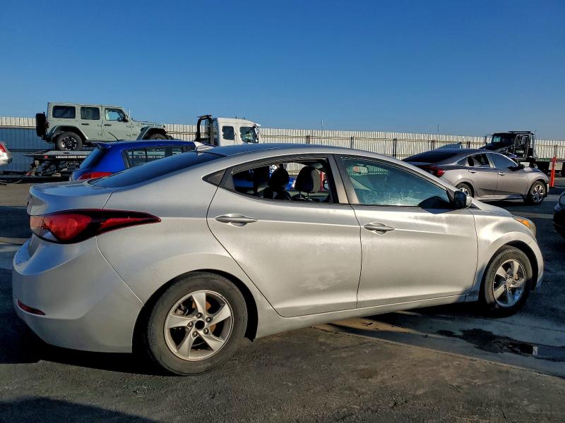 Фото 3 - HYUNDAI ELANTRA