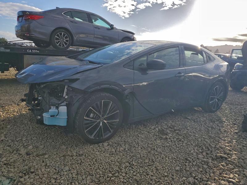 Фото 1 - TOYOTA PRIUS