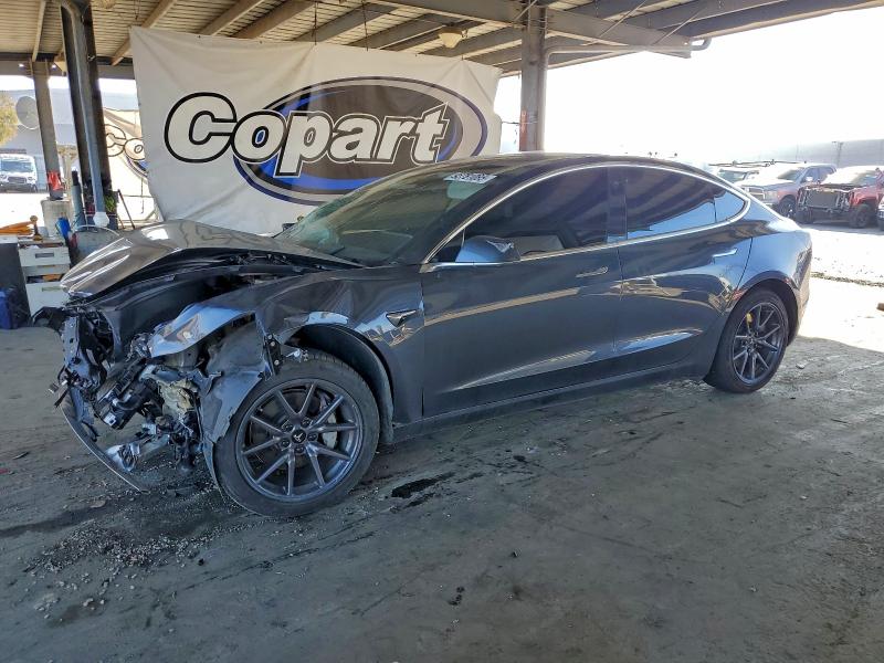 Фото 1 - TESLA MODEL 3