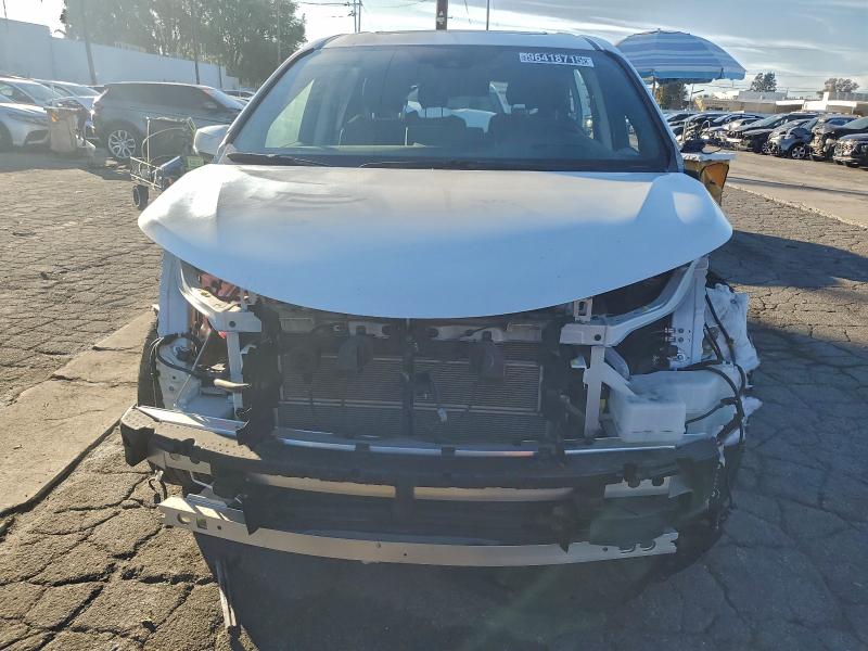 Фото 5 - TOYOTA SIENNA