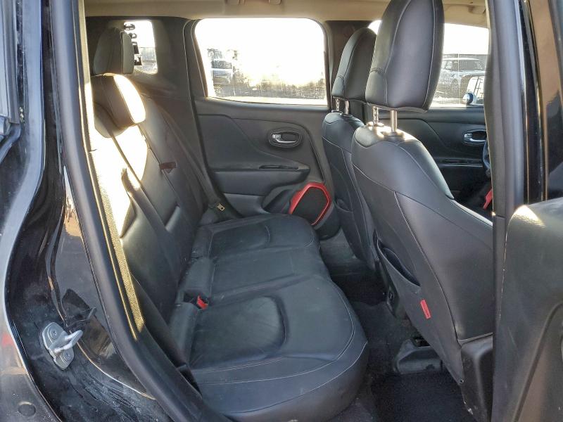 Фото 10 - JEEP RENEGADE