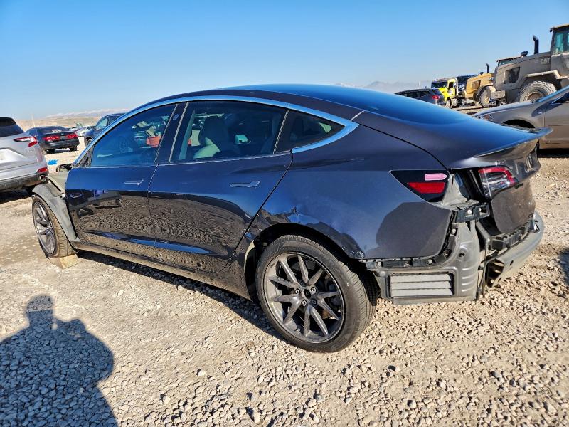 Фото 2 - TESLA MODEL 3