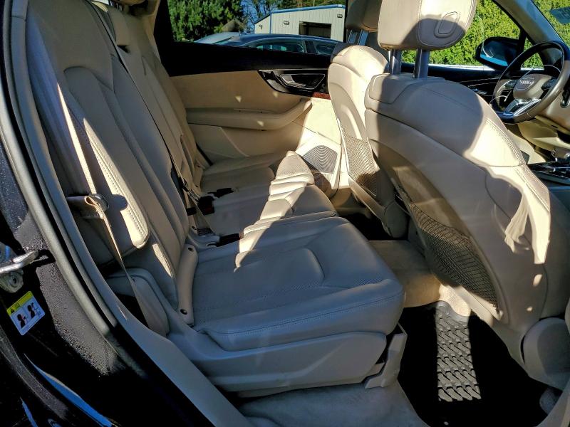 Фото 11 - AUDI Q7