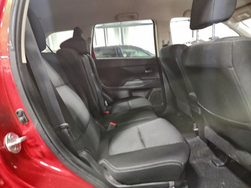 Фото 11 - MITSUBISHI OUTLANDER