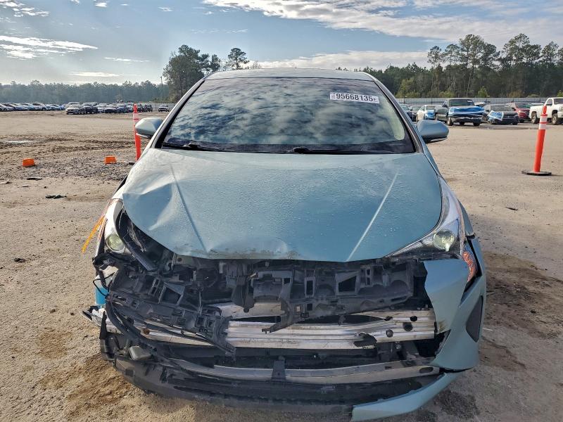 Фото 5 - TOYOTA PRIUS