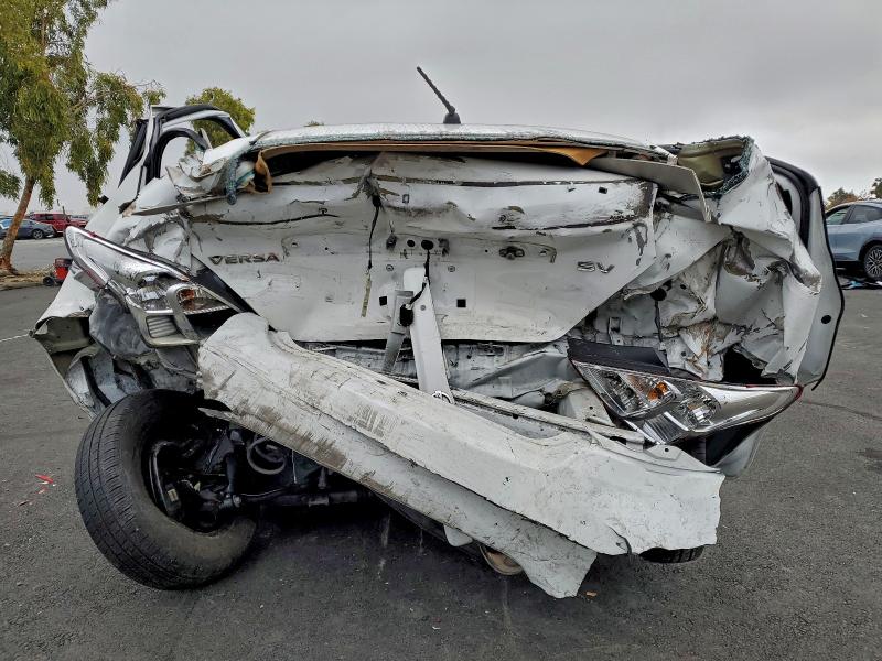 Фото 6 - NISSAN VERSA