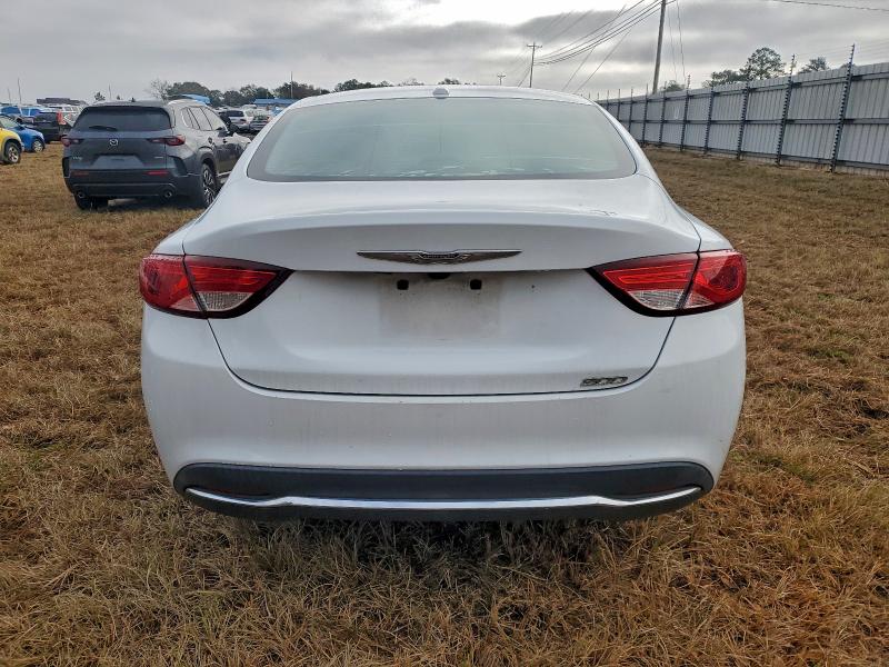 Фото 6 - CHRYSLER 200