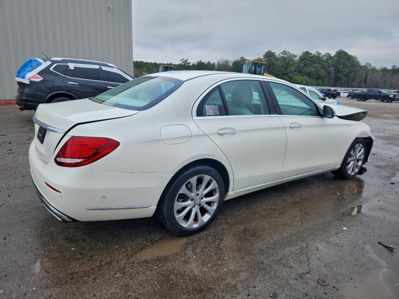 Фото 3 - MERCEDES-BENZ E-CLASS