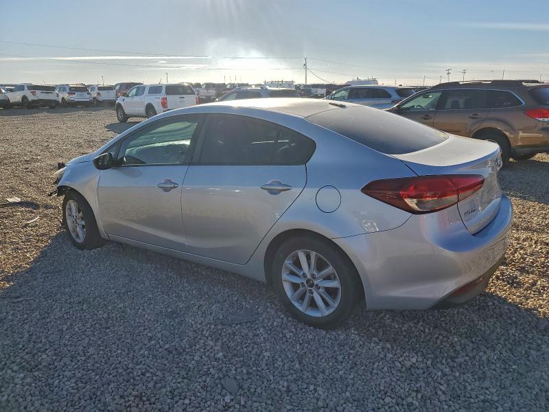 Фото 2 - KIA FORTE