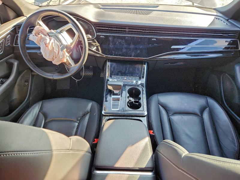 Фото 8 - AUDI Q8