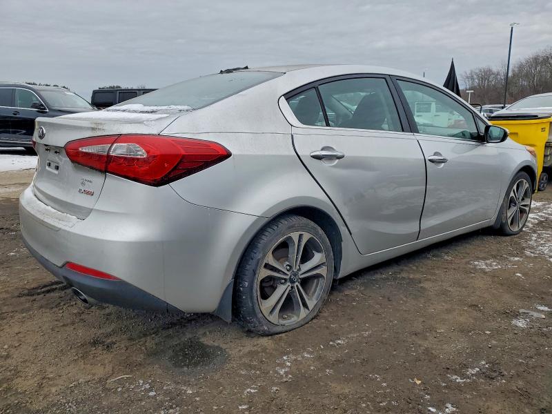 Фото 3 - KIA FORTE