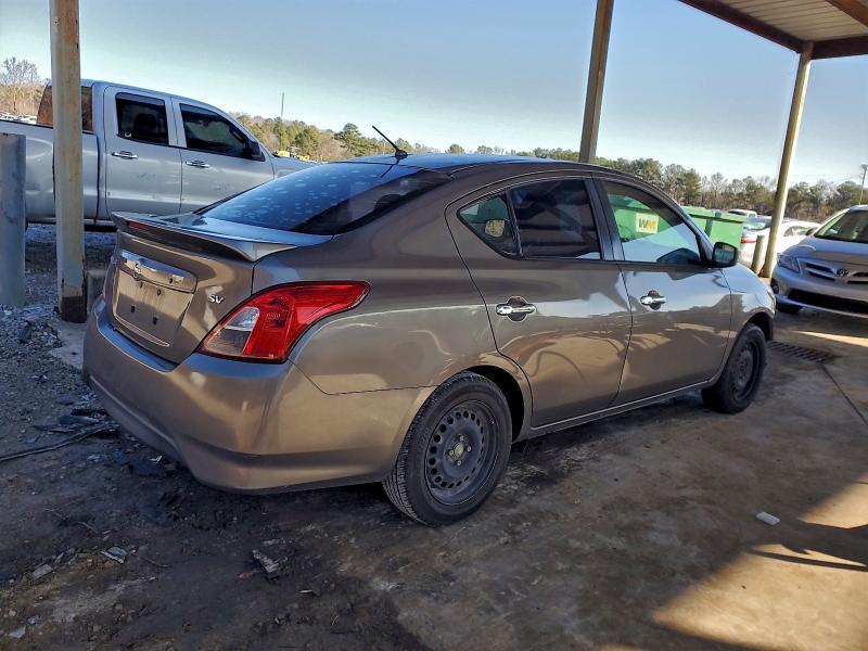 Фото 3 - NISSAN VERSA