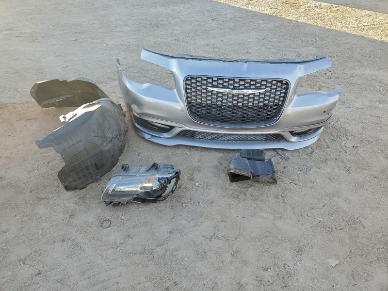 Фото 12 - CHRYSLER 300