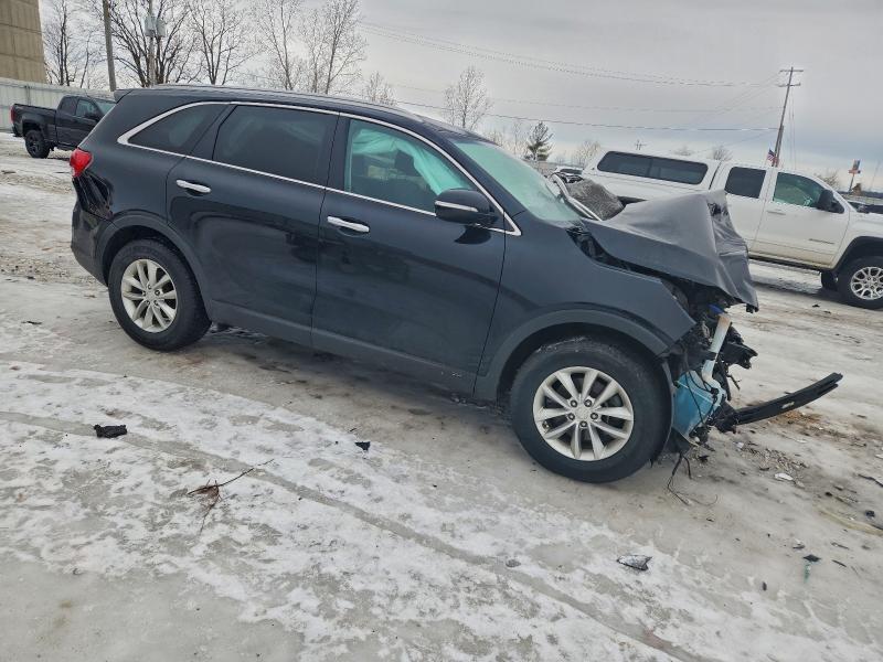 Фото 4 - KIA SORENTO