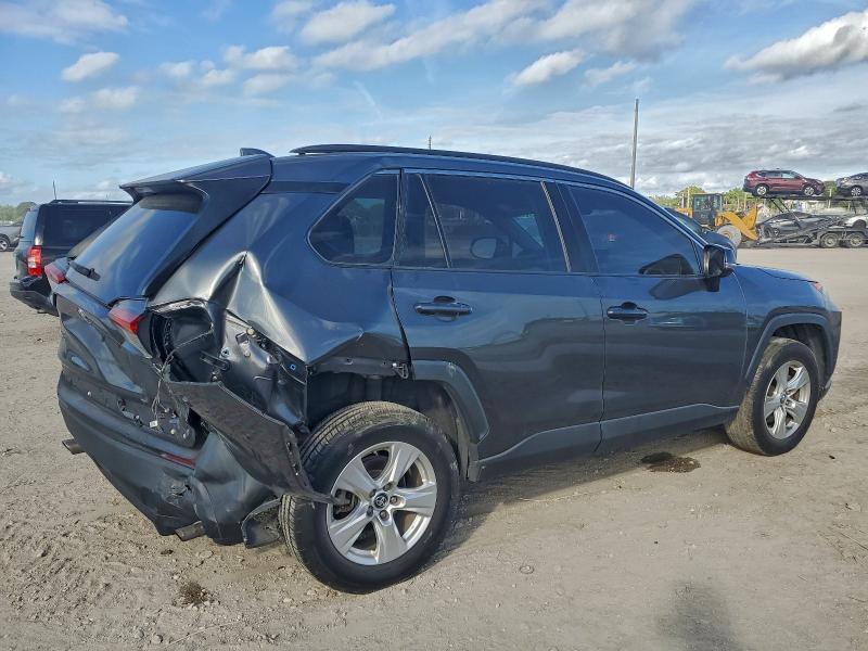 Фото 3 - TOYOTA RAV4