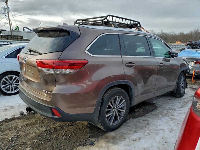 Фото 3 - TOYOTA HIGHLANDER