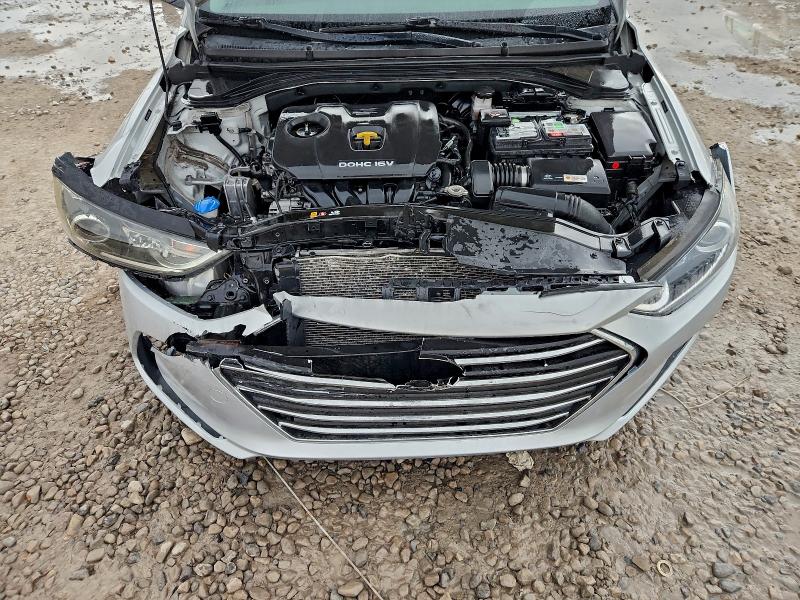 Фото 11 - HYUNDAI ELANTRA