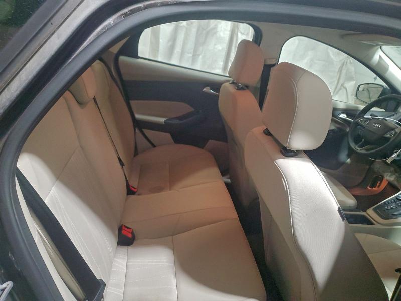 Фото 10 - FORD FOCUS