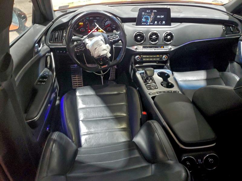 Фото 8 - KIA STINGER