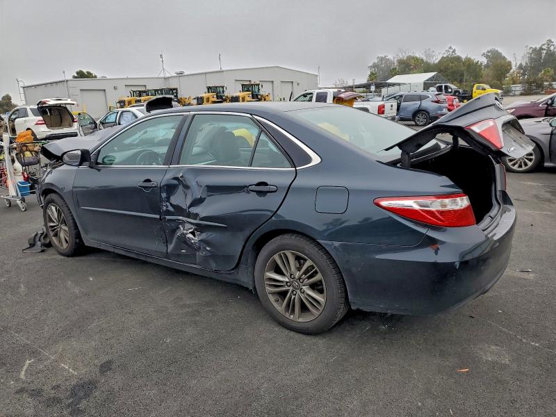 Фото 2 - TOYOTA CAMRY