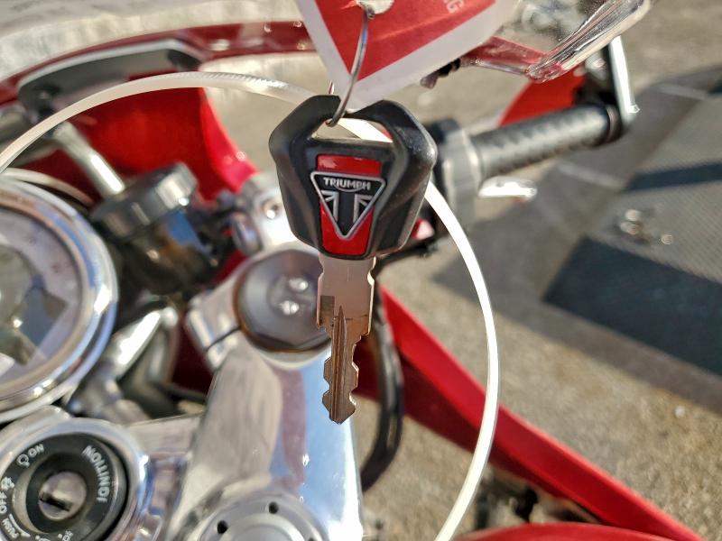 TRIUMPH THRUXTON 2017