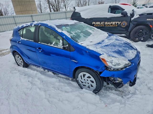 Фото 4 - TOYOTA PRIUS