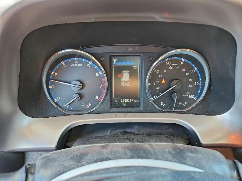 Фото 9 - TOYOTA RAV4