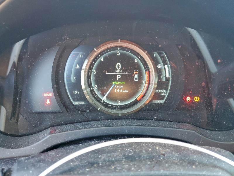 Фото 9 - LEXUS IS