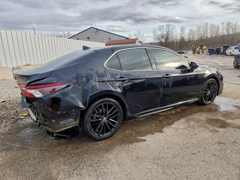 Фото 3 - TOYOTA CAMRY