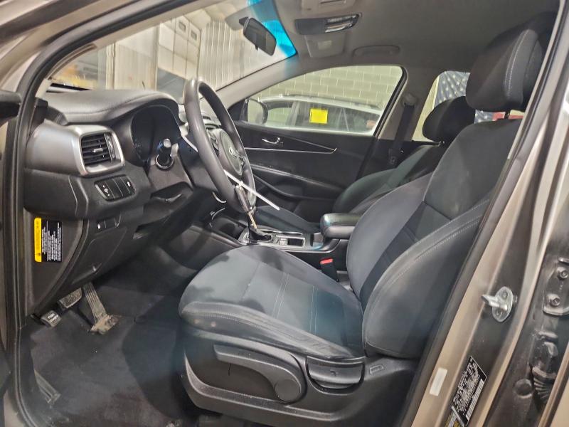 Фото 7 - KIA SORENTO