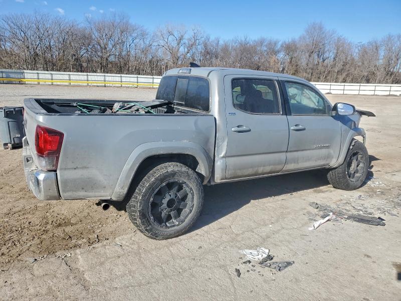 Фото 3 - TOYOTA TACOMA