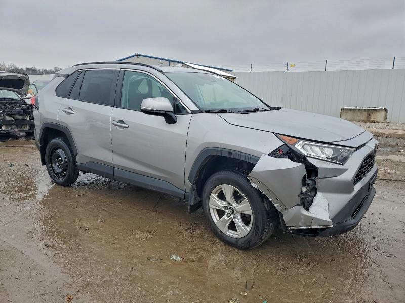 Фото 4 - TOYOTA RAV4