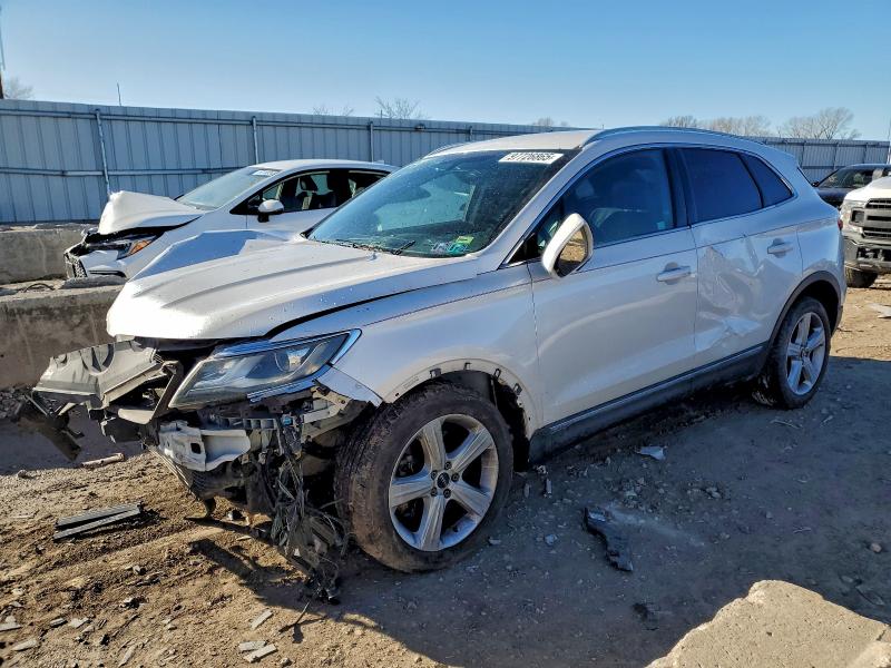 Фото 1 - LINCOLN MKZ