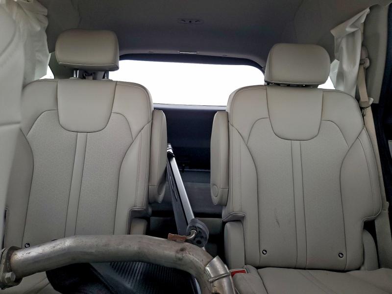 Фото 10 - KIA SORENTO